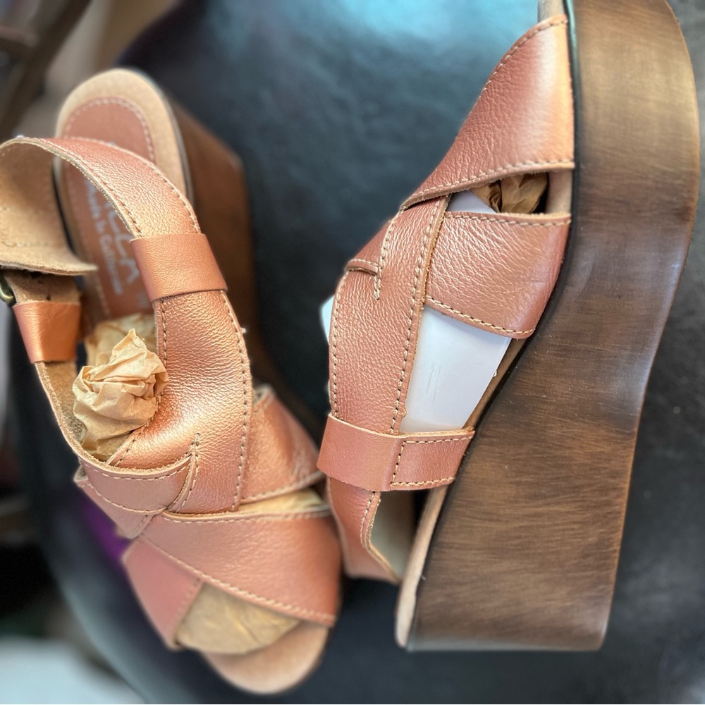 Sbicca Rose Gold Leather Wedge Sandals, Handmade in USA Size US 9/ Eur 40